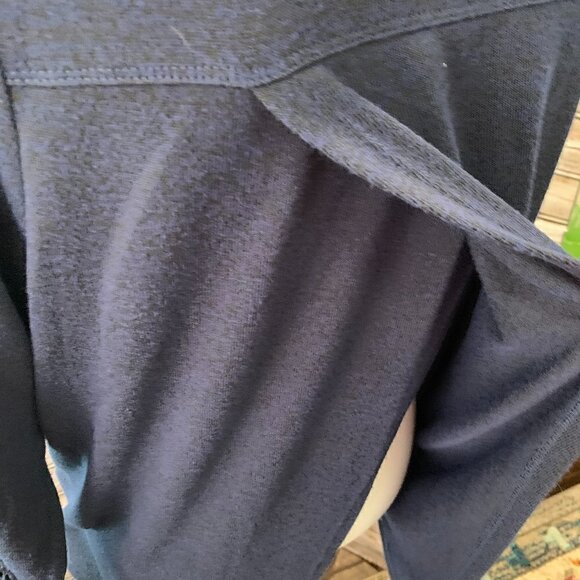 MAX  JEANS Navy Top with Crochet Sleeves  and Open Back detail.  Scoop Neck - Picture 5 of 7